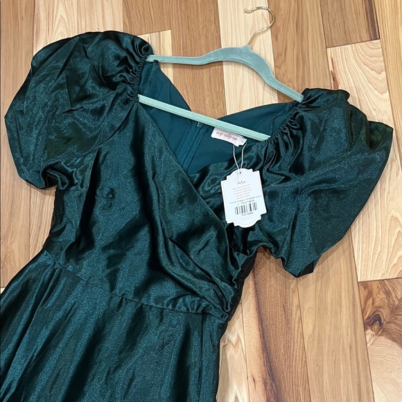Ivy City Co Tessie Dress in Deep Green - Picture 2 of 5
